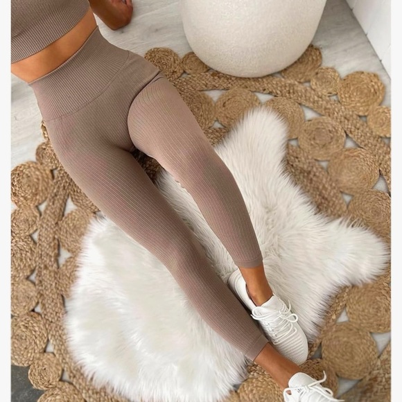 Matching workout set - Picture 6 of 6